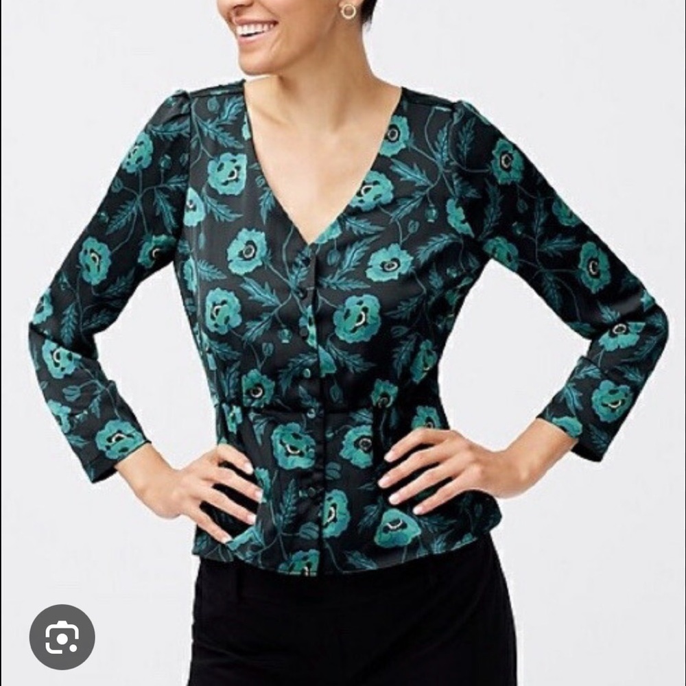 🍀 J. Crew Satin back crepe button-front blouse 🍀